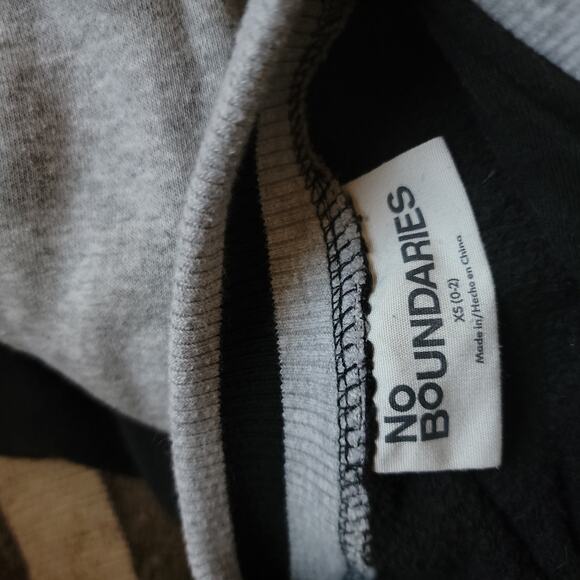 Black Gray Girls button up Varsity Jacket xs(0-2) - Picture 3 of 3